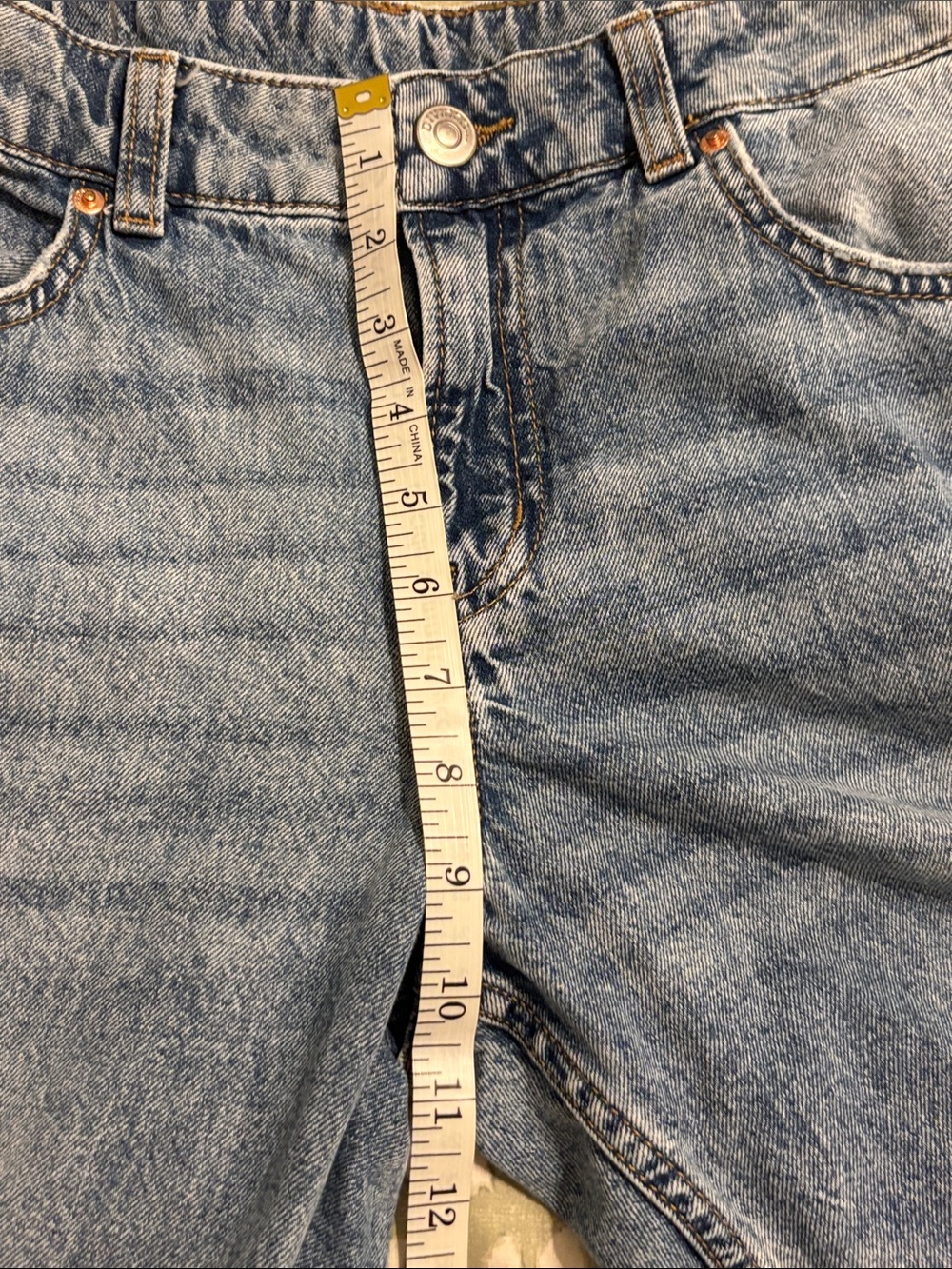 Divided Women's Light Blue Straight-Leg Jeans - Picture 8 of 8